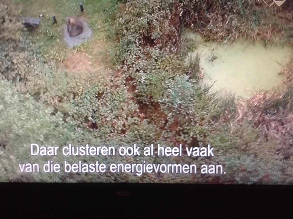 Walrathis's tweet image. Hemeltjelief @npo2 Kwetsbare mensen. En dít.......waarom de koeien geen melk geven.....lieve help😨 #melkrobots