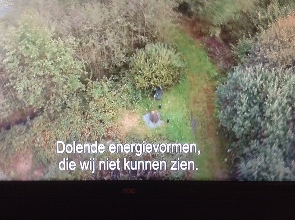 Walrathis's tweet image. Hemeltjelief @npo2 Kwetsbare mensen. En dít.......waarom de koeien geen melk geven.....lieve help😨 #melkrobots