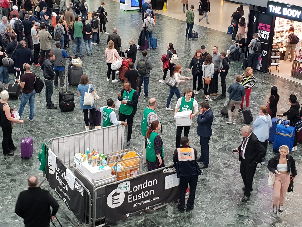 NetworkRailEUS's tweet photo. During #volunteersweek2018 our team collected cash and food for @eustonfoodbank 
Thanks to all our customers, colleagues and retail staff who contributed. Our combined effort raised £250 and 200kg of goods. #oneteamEuston salutes you all! @VirginTrains @LNRailway @LDNOverground https://t.co/PvJ9l7Bi7k