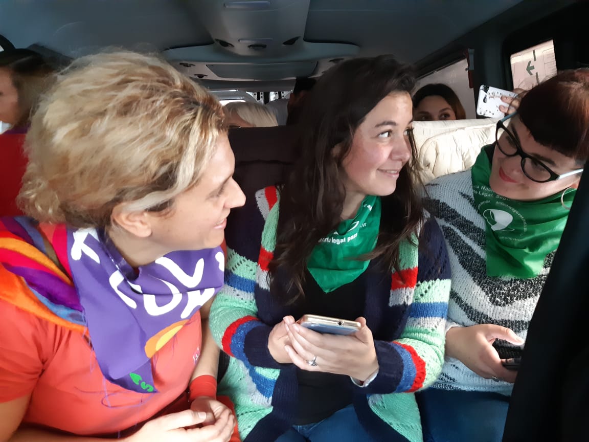 #NiUnaMenos x abortos clandestinos 
#NiUnaMenos x persecución politica 
#NiUnaMenos esclavizadas x la trata 
#NiUnaMenos silenciadas x una sociedad q nos kiere hacer creer q somos un núm o 'algo q se ve y no actoras-participantas 
#Somos y más fuertes en #Manada 
#4Jun x todas