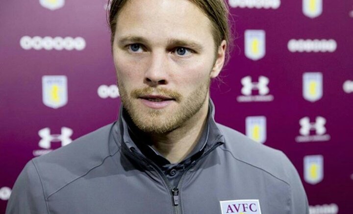 Birkir Bjarnason - Islândia 

#WorldCup2018 #CopaDoMundo2018 #CopaDoMundo