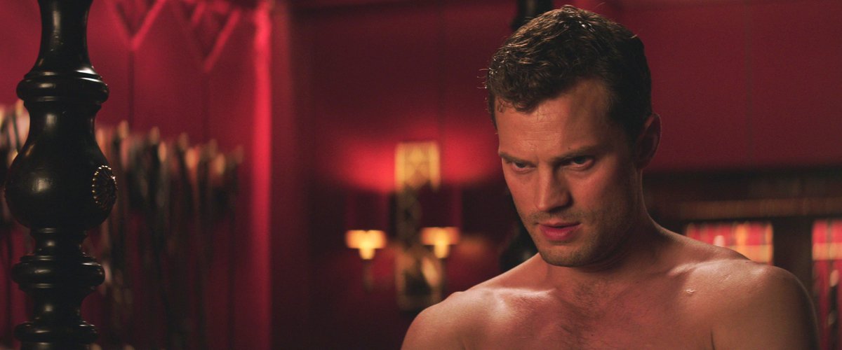 RoratoSilvia's tweet photo. #JamieDornan #ChristianGrey #BodySoPerfect #BodySoMuscled #ArmsSoSexyAndMuscled #DominantVerySexy #FiftyShadesFreed #RedRoom Thanks so much @EverythingJDcom https://t.co/FYedVO5BSY https://t.co/GjvbNDjlqD