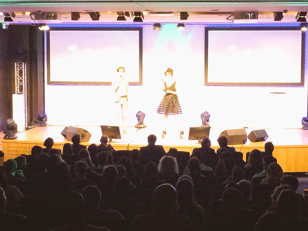 SylvieCharriere's tweet photo. Soirée les #taffeurs à l’initiative du @medef afin de promouvoir l’apprentissage et en particulier valoriser les apprentis. Donner la parole aux apprentis est le meilleur moyen de développer cette filière d’excellence. Bravo à ces jeunes ambassadeurs ! https://t.co/43Xvs0hXjE