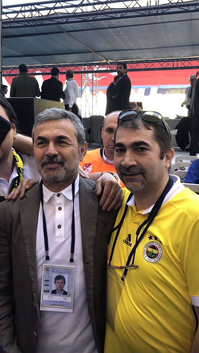 8 milyon Tl tazminatı bıraktı gidiyor bir adam ama ,TFF yi mahkemeye verip tüyü bitmemiş yetim hakkını alan adam İmparator, perukla travmadan başlayıp retina da el sıkışan başka şahıs Efendi Filozof ama Aykut Kocaman tartışılır güzel Türkiye’m de, !!!