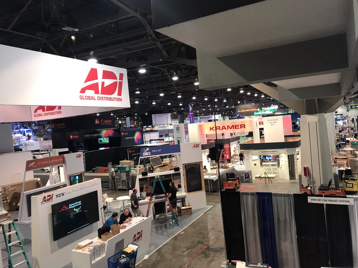 MikeWilliamsAV's tweet photo. Set up no carpet yet #Infocomm18 https://t.co/UtiRXyDrty
