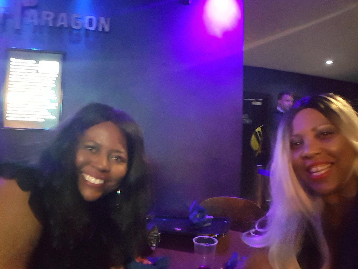 JacquieMalcolm's tweet image. Sitting eating pizza and drinking wine with USA born @SistaStyleProd Mary McCallum - one of the winners in the screenplays with 'Chasing Jeremy' - @willpackerprods you need to CALL THIS POWERHOUSE OF A WOMAN!! @colourfulradio @buffawards #raw #talent