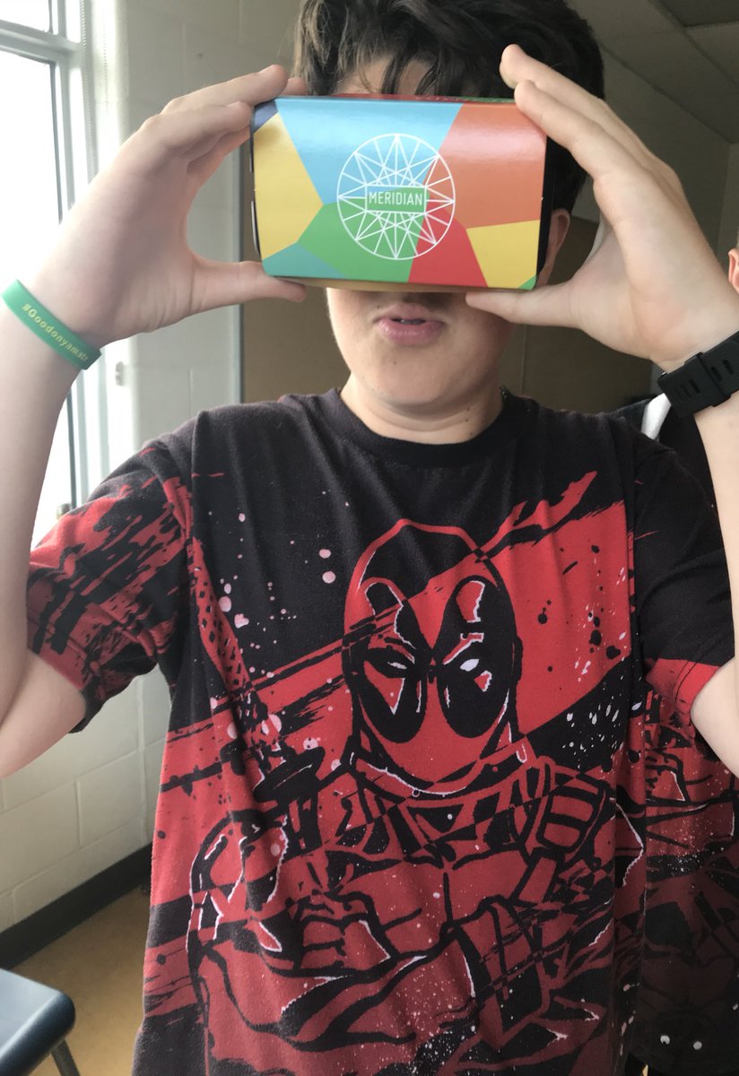 scott_classroom's tweet photo. We loved trying out the #VirtualReality viewers at the Grade 8 #GeographyFair today! The @cospaces_edu communities were incredible! #LoveMyHaltonSchool https://t.co/1MbnDtbZMd