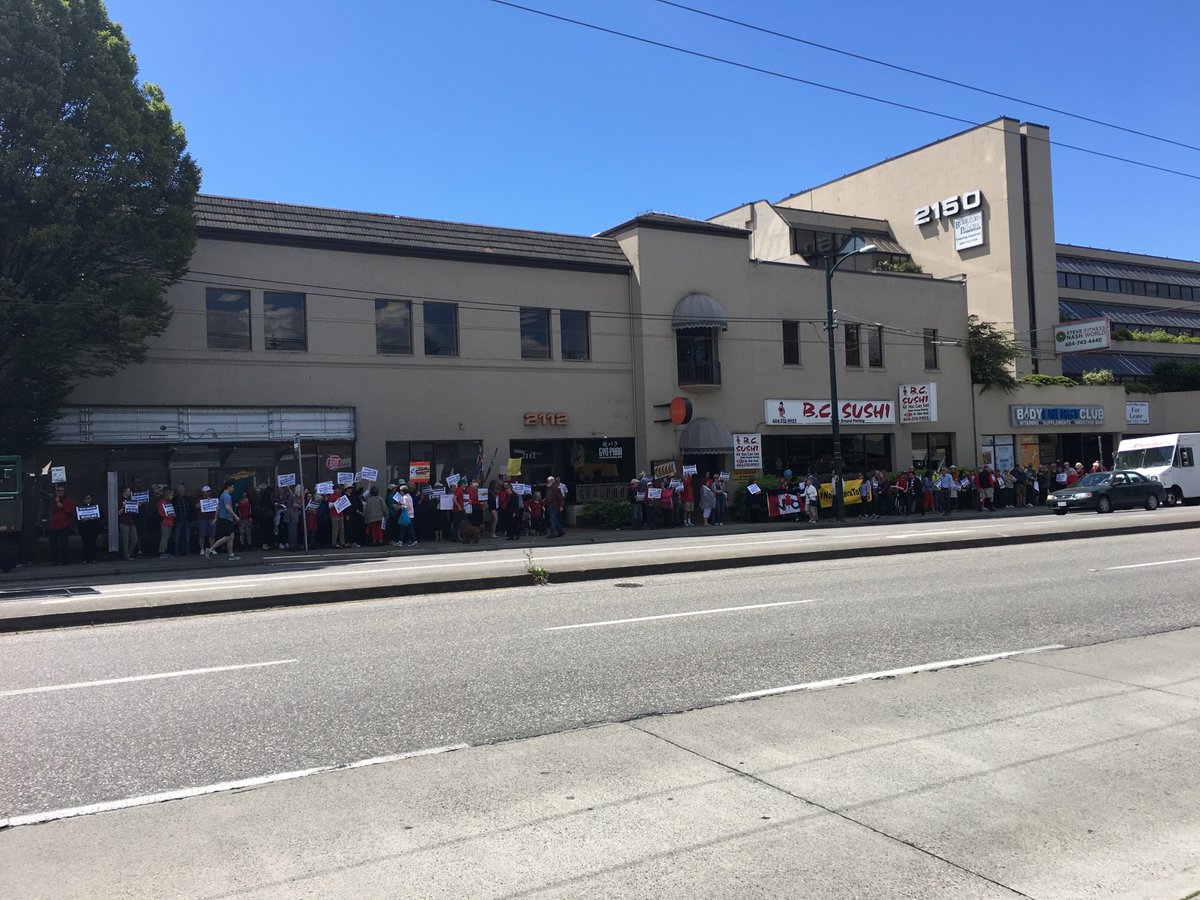 WCELaw's tweet image. Amazing turnout outside @joycemurray office for Vancouver-Quadra to rally against the #KMBailout! #StopKMBuyout #ifihad4billiondollars #bcpoli #cdnpoli