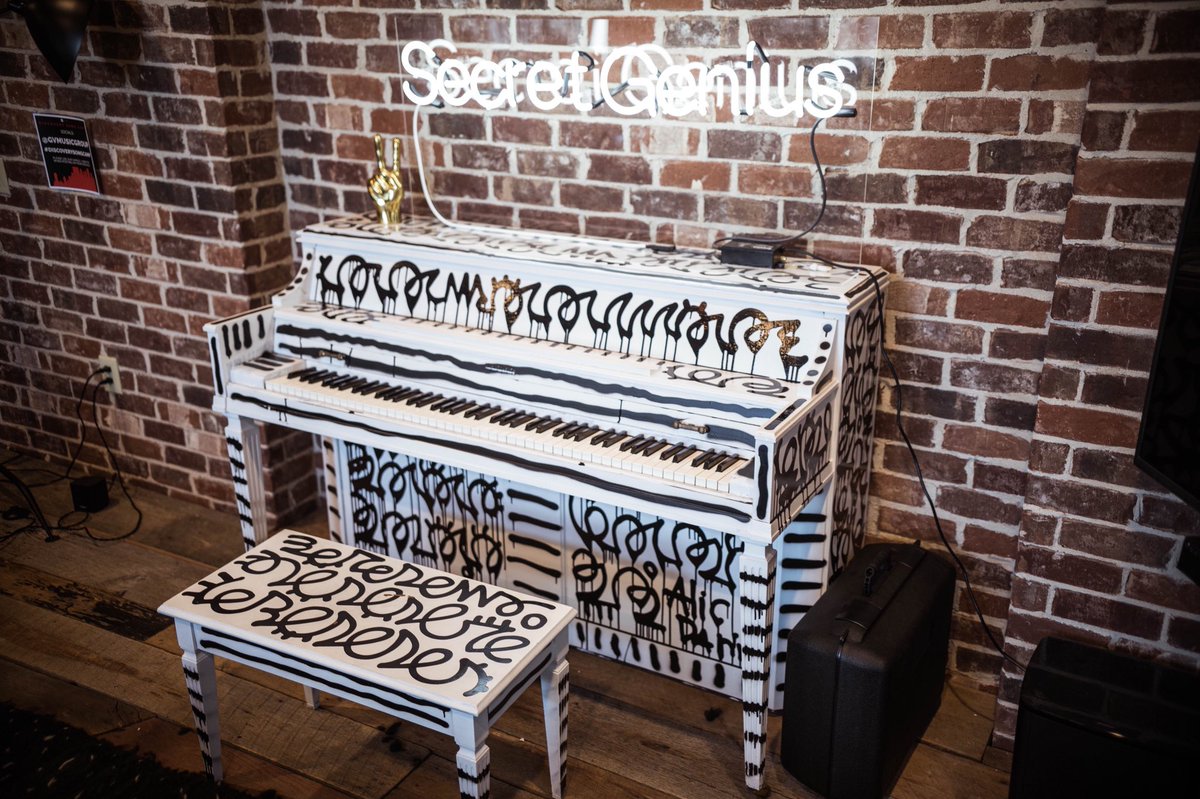 GVMusicGroup's tweet photo. #DiscoverySongCamp NASHVILLE:
Day One w/ @KennyEdmonds 

📍 Secret Genius Studios

📸 @danecollison https://t.co/WpFOVNGBGv