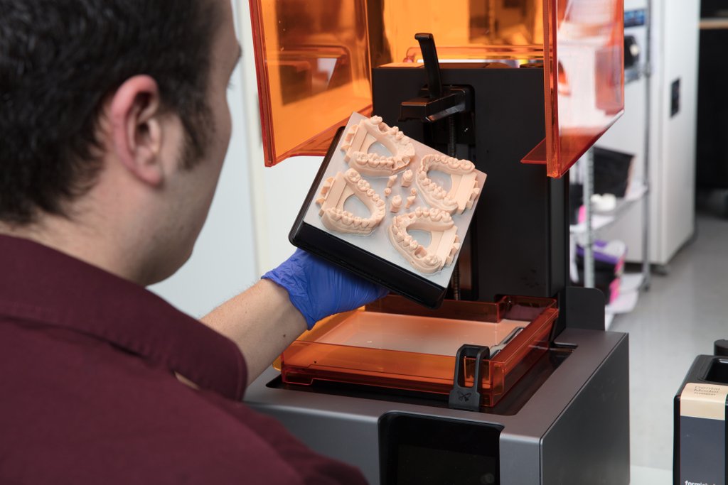 3dheals's tweet photo. Printing crown and bridge models with dental model resin @formlabs #3dprinting #CAD #dental #modelresin #bridgemodels #applicationworkflow #design #JointheTribe https://t.co/b2kLpgevhR https://t.co/rfJDNmw1dq