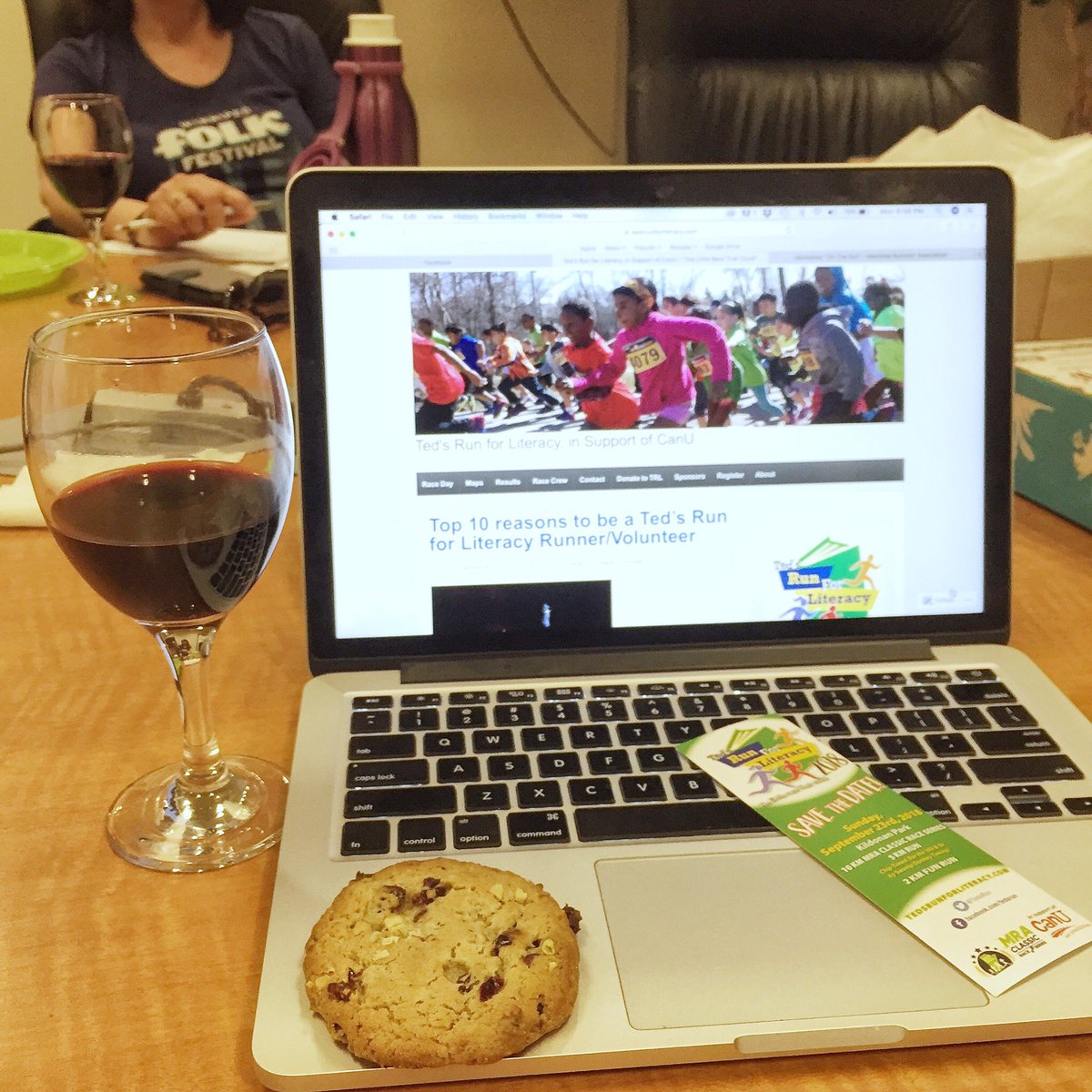 TedsRun's tweet photo. What a typical #TRL meeting encompasses (🍕not pictured). #carbloading #willrunforwine https://t.co/YuL3MUjo44