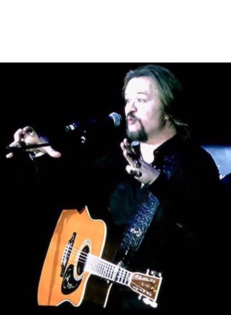 Travis Tritt, rockin the Moody!!! Put some drive in your country and go order you some 🎸#handmadeintheusa#black#fauxgator#country#accoustic#guitar#music#wornbythebest