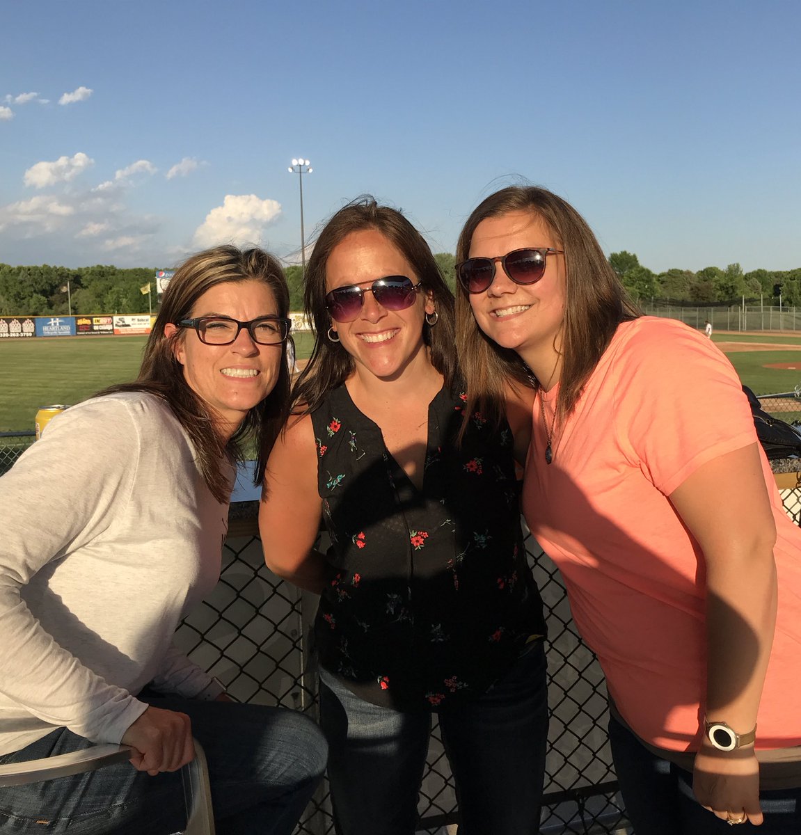 lspanierbbe's tweet photo. BBE staff enjoying the kickoff to summer @WillmarStingers #greatnightforbaseball @BBEschools https://t.co/6WzIYv84xD