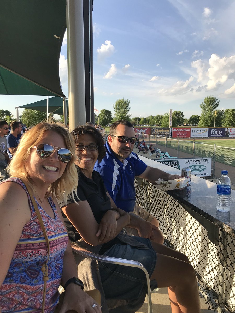 lspanierbbe's tweet photo. BBE staff enjoying the kickoff to summer @WillmarStingers #greatnightforbaseball @BBEschools https://t.co/6WzIYv84xD