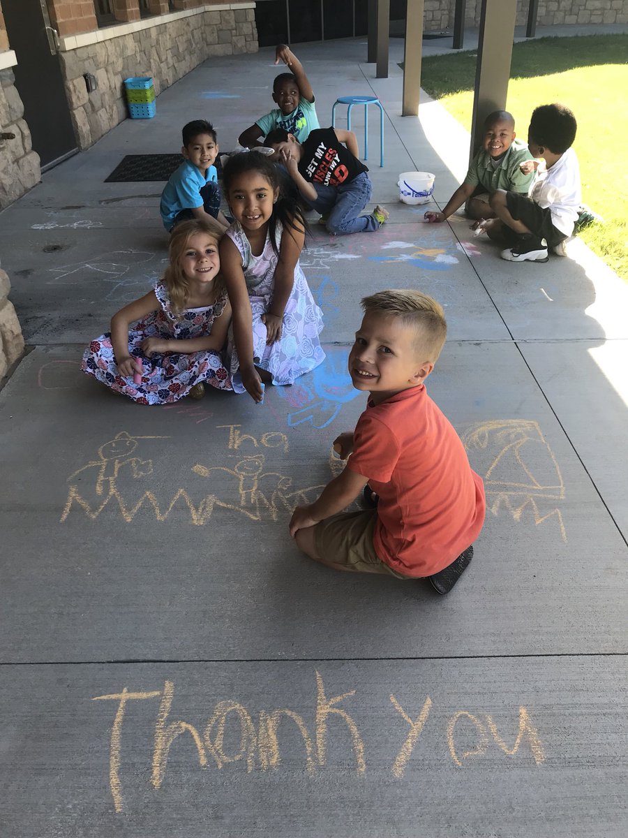 FarrsClassroom's tweet photo. #FarrsClassroom is so #thankful to all of our supporters this year that provided us with awesome resources and learning experiences! #DonorsChoose #ShareThanks #LoveSCschools #SCELoveWhereYouLearn https://t.co/Sh4OOv9BUk