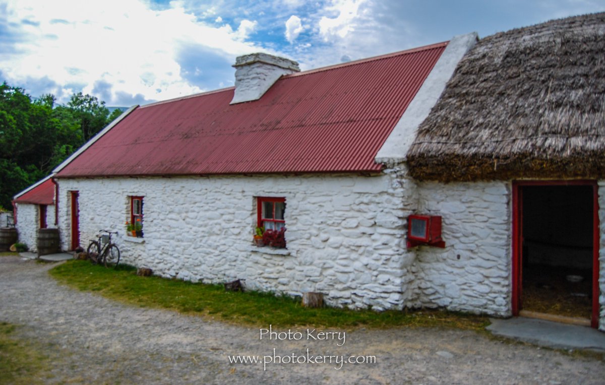 Traditional Irish Farmhouse
photokerry.com
<a href="/MuckrossHouse/">Muckross House, Gardens & Traditional Farms</a> @pwagonkillarney <a href="/thisIsKillarney/">This is Killarney</a> @KerryGems <a href="/naturalkerry/">visitkerry</a> <a href="/Failte_Ireland/">Fáilte Ireland</a>