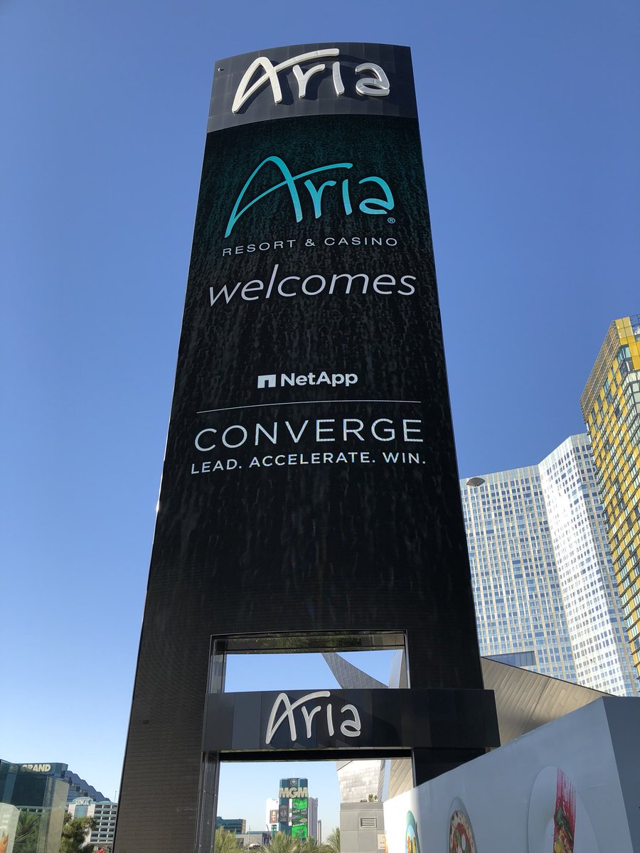 MikeWaltersWork's tweet image. It begins!  #NetAppConverge
