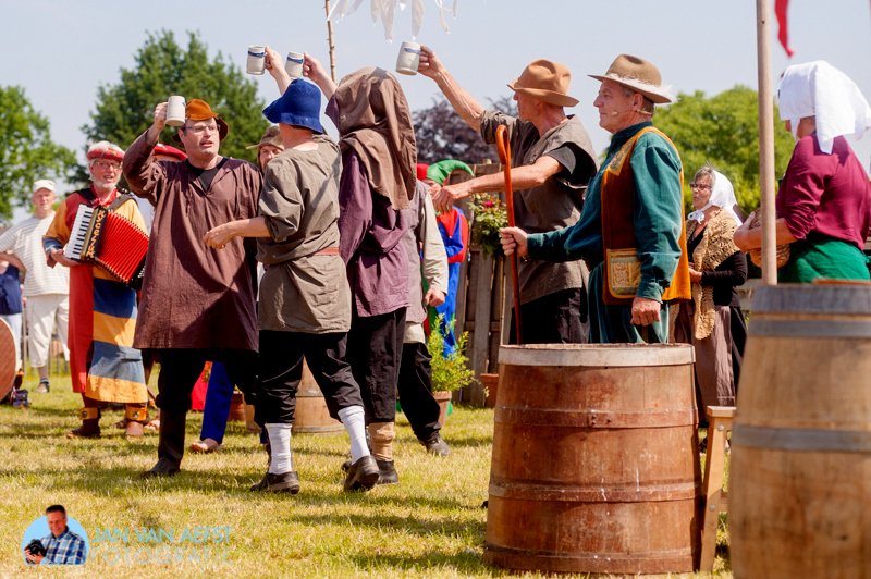 de voorstelling 'Het kloosterbier uit Nazareth' te zien op zaterdag 9 juni en zaterdag 23 juni in Oene, zie theaterlangsdeijssel.nl