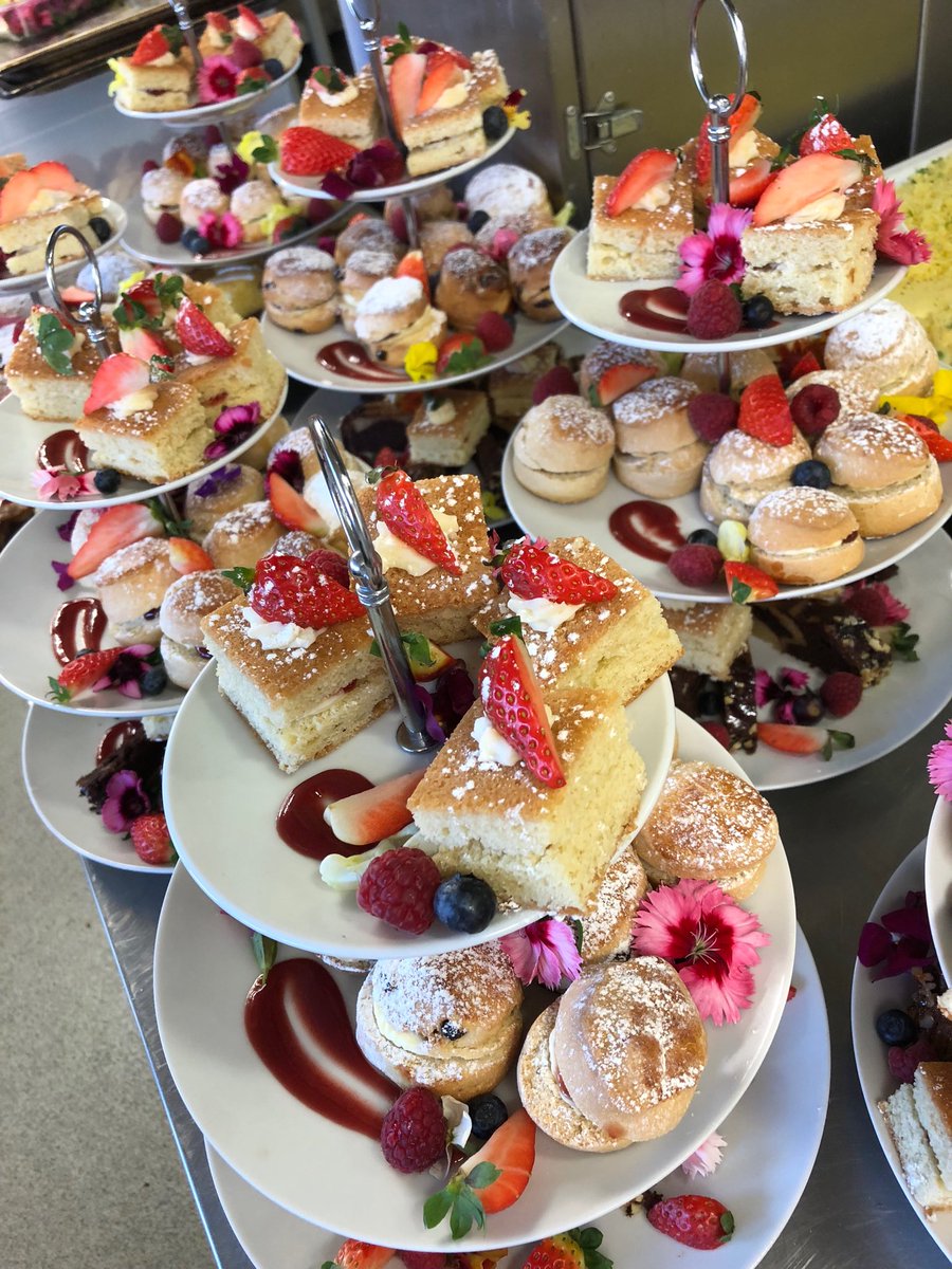 simongraves7's tweet photo. Afternoon tea for 100 piece of cake 🍰 https://t.co/X6MimTHyBM