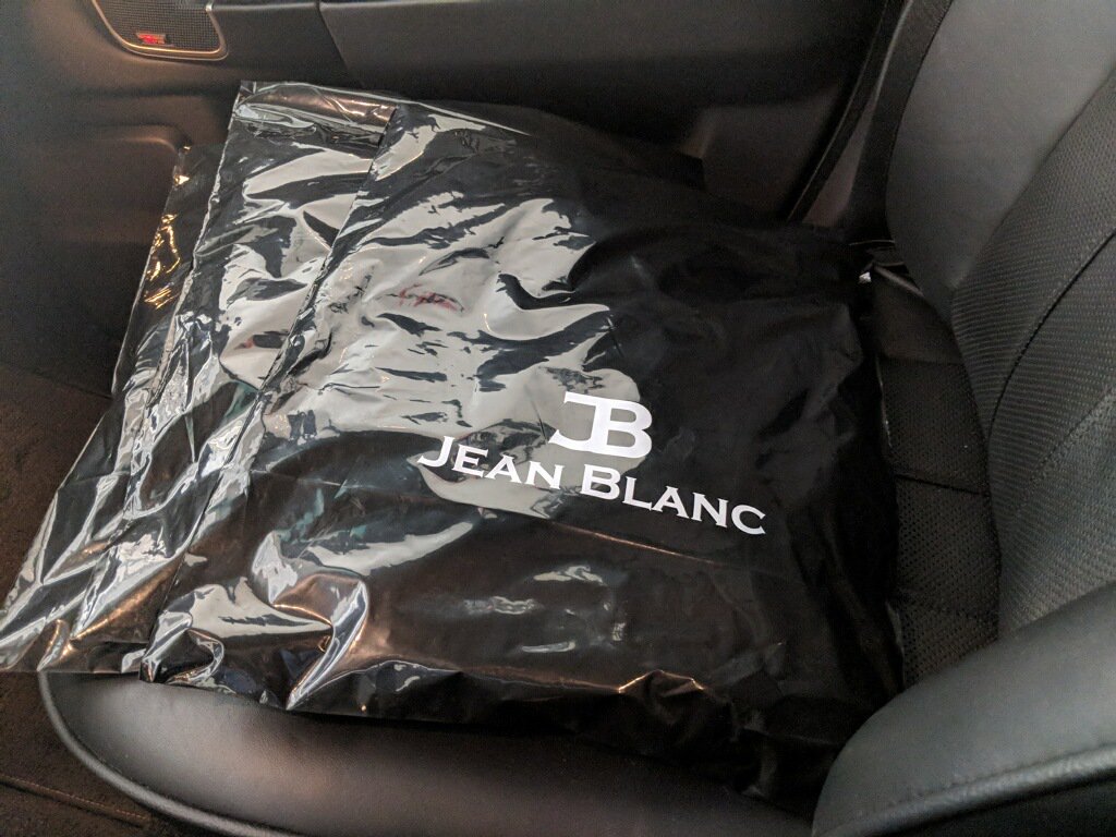 MaisonJeanBlanc's tweet photo. Just finished shipping ✈️ 1st batch of @MaisonJeanBlanc orders!
Know anyone who wants the most comfortable + stylish men's loungewear? tag them.
Look forward to seeing all you can accomplish when you start your day at your best! #MondayMotivation #MotivatorMonday #AtHisBest https://t.co/vjDMgH8wQV