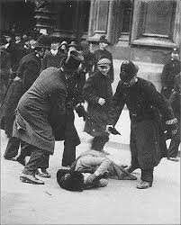 MakeHerstory1's tweet photo. "The right to vote was worth the fight." Brilliant to see @Lucy_Worsley unafraid to depict the true horrors of sexual abuse &amp; physical violence endured by the #Suffragettes in their lifetime. Must watch for all. More please @BBCOne ✊ https://t.co/G7wDzdNb7K