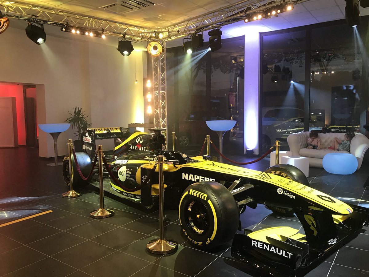 EventMidnight's tweet photo. Encore un bel #event d’assuré pour l’#Inauguration du garage #Renault, à quelques kms d’@Angers. @EventMidnight a réalisé l’#éclairage ainsi que la #sonorisation pour la RS 2018 @RenaultSportF1  organisé par @S_Lorne_49 du pôle event d’@Atmosphere_Com https://t.co/mstjszdsT5