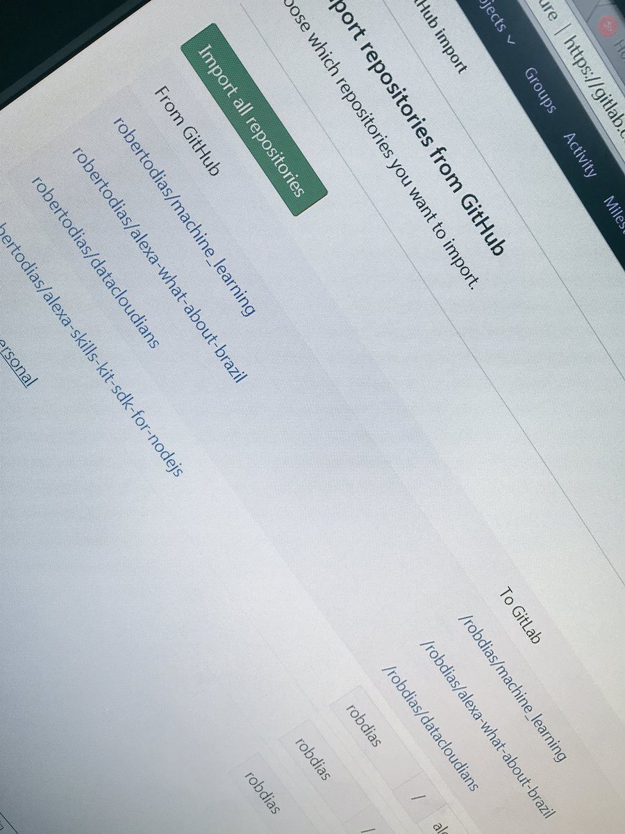 robdias's tweet image. #movingtogitlab #GitHub