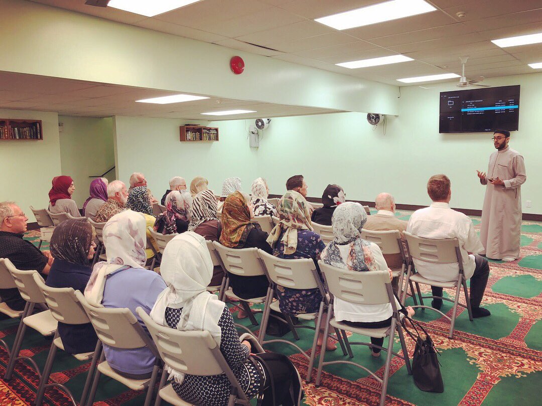 YousefWahb's tweet photo. “Friends of Faith” Iftar dinner last Saturday at Windsor Islamic Association 

Social innovation group of Essex, the United Church of Canada, Windsor interfaith group, new Muslims, politicians and others.

#Windsor
#Ramadan2018 https://t.co/Ct72hpqF0L