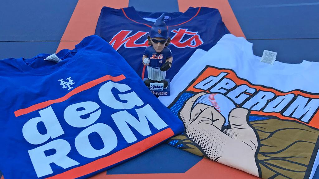 Mets's tweet image. RT to win this @JdeGrom19 package, including two deGrom shirts, a replica jersey and a garden gnome.

Rules: atmlb.com/2xNV8Ii