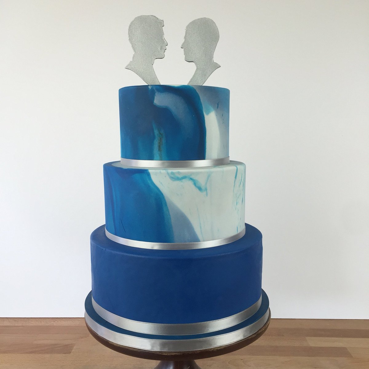 Everyone deserves to celebrate with cake ❤️🧡💛💚💙💜🎂