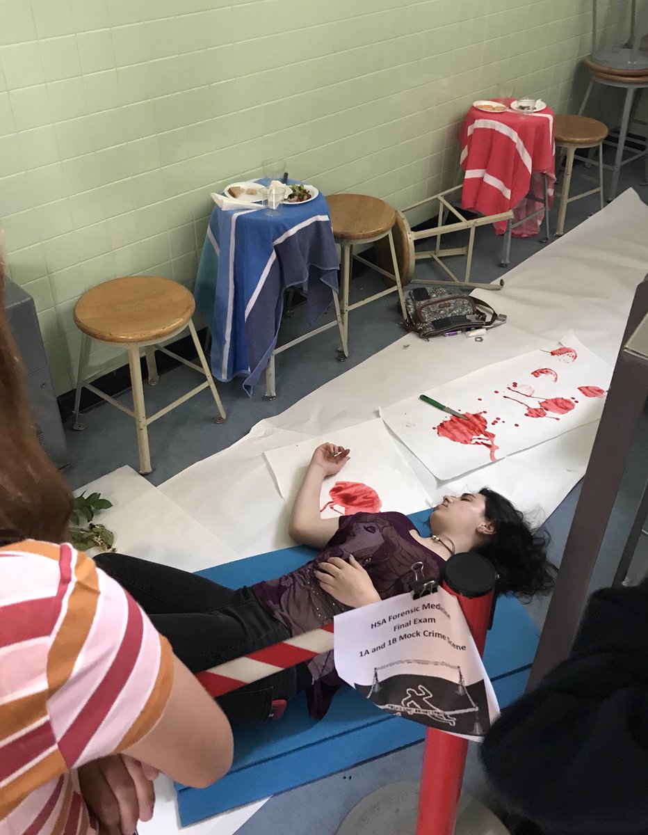 hsa_bhs's tweet image. Mrs. Rowland and Mr. Hamilton’s Forensic Medicine students analyze a MOCK Crime Scene. #NoStudentsWereHarmedInTheMakingOfThisMockCrimeScene @BHSMarlins @beachteach15  #RealLifeProblems #RealLifeSolutions #VBAmazing