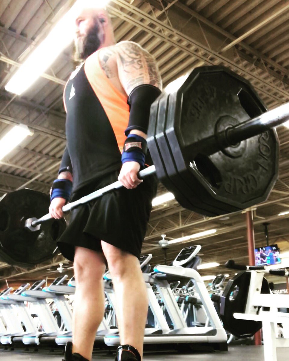 jonjackson's tweet photo. 🦍So many deadlifts today, so many.👉 Here’s your #motivationalquotes #mondaymotivation  "A one hour workout is 4% of your day. No excuses.” Your set... https://t.co/2mlLk64vwN