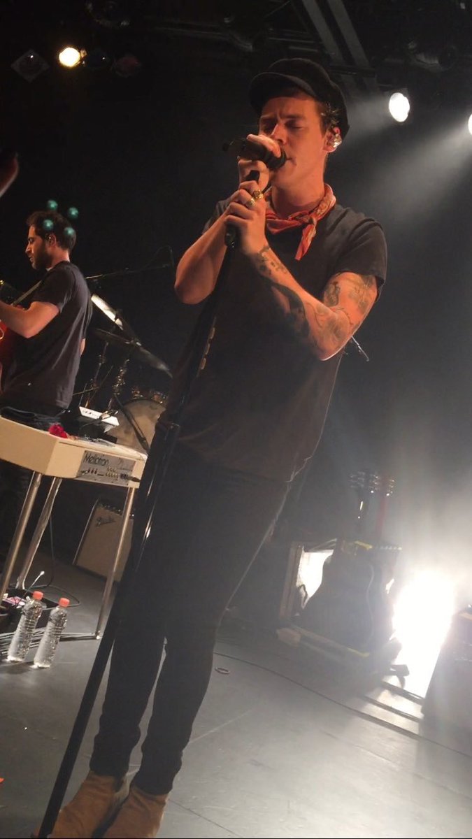 Bonny hugged Liam 🧼 tweet media