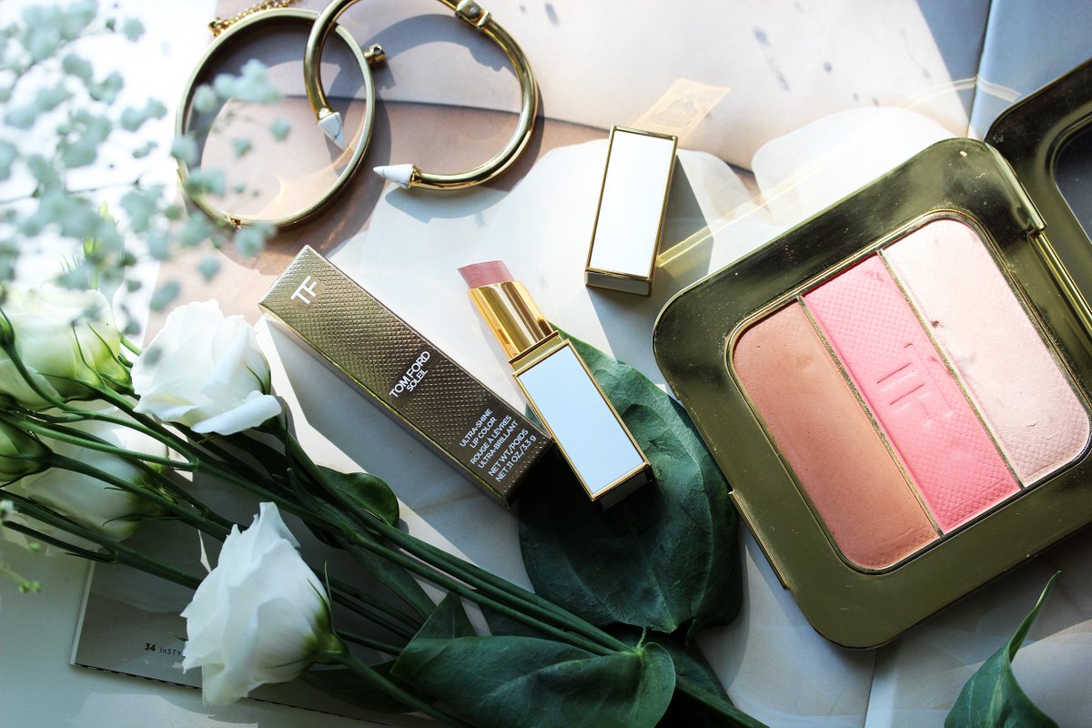 2b_Elizabeth's tweet photo. Tom Ford Soleil Ultra-shine lip color 01 Bare https://t.co/oN2kCnqkGD #tomfordbeauty #soleil #summercollection https://t.co/3hazOoCgce