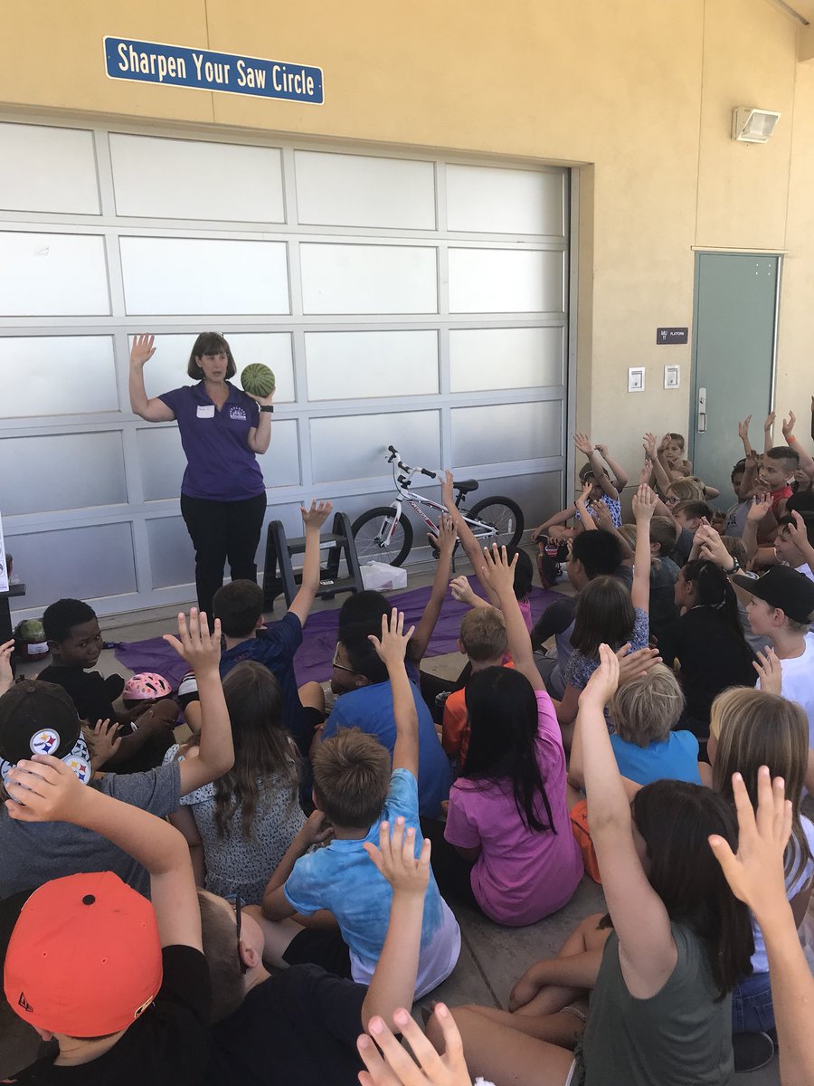 Teacherjoachim's tweet photo. A huge thank you to @CityofRoseville for coming out and teaching our students Bike Safety! This Bike Day rocked! #RCSDJunction #RCSDchampion https://t.co/jZ8FuD3Z9I
