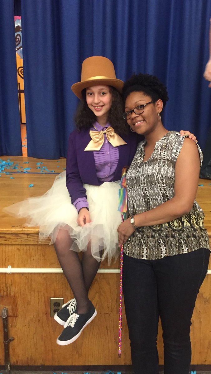 “Stage Door” photo with the actress that played Willy Wonka (my former student!) Save me a seat when you’re on Broadway! 👏🏽💜