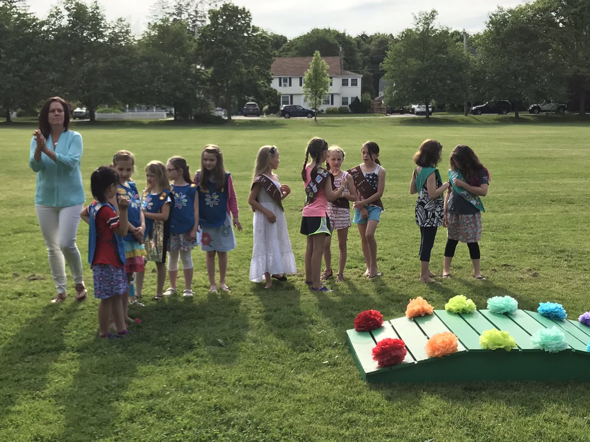 chloechuk's tweet photo. Girl Scouts Bridging Ceremony and End of the Year Celebration. Good bye Daisies...hello Brownies! @GirlScoutsEMass #girlscouts #daisies #brownies #newtonma #auburndale #bridgingceremony https://t.co/vzKawVuLJF