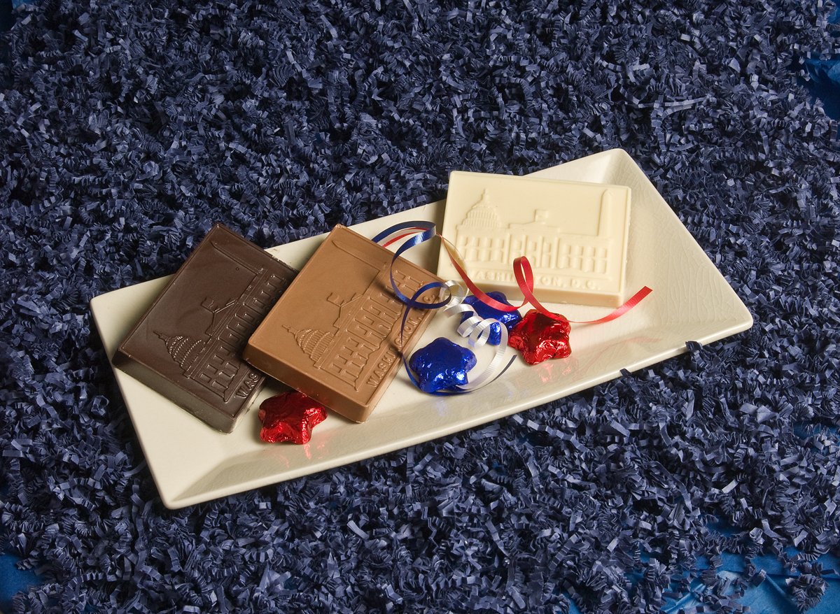 Its's #GAME4 day in #WashingtonDC !  <a href="/Kron_DC/">Krön Chocolatier</a> at <a href="/MazzaGallerieDC/">Mazza Gallerie</a> has the perfect treats to rep the home team! 
#ALLCAPS #LETSGOGAPS