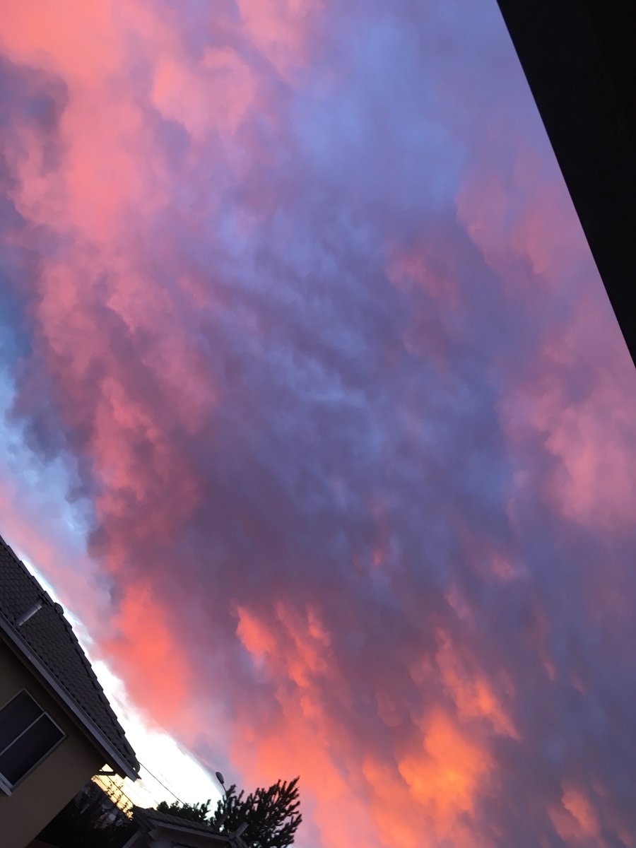 YarielyL's tweet photo. #CapeandoElFrioEnForMe miren el cielo aca en rancagua ¿en santiago esta igual?♥️♥️ https://t.co/X2vSIcZZ3S