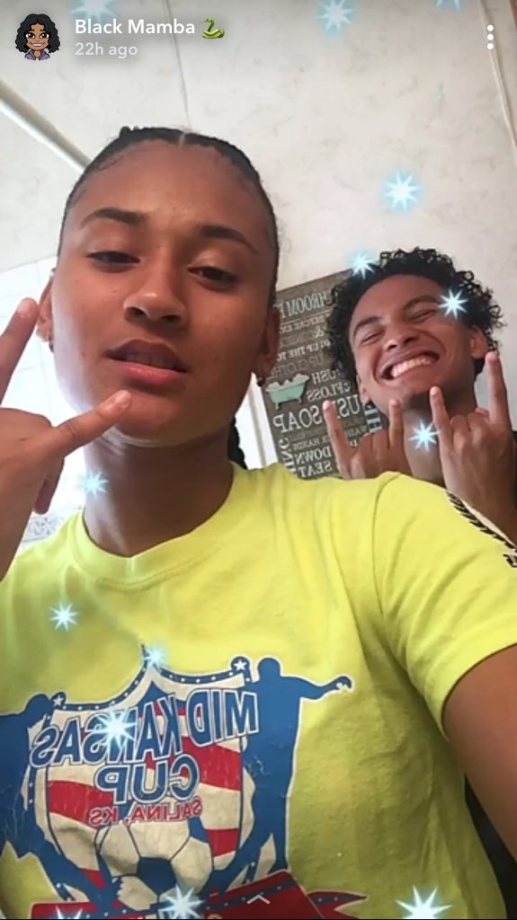 kaylabeaver16's tweet image. My lil bro is my day one always!! Nothing can break our bond 💯💯#TeamLightSkin