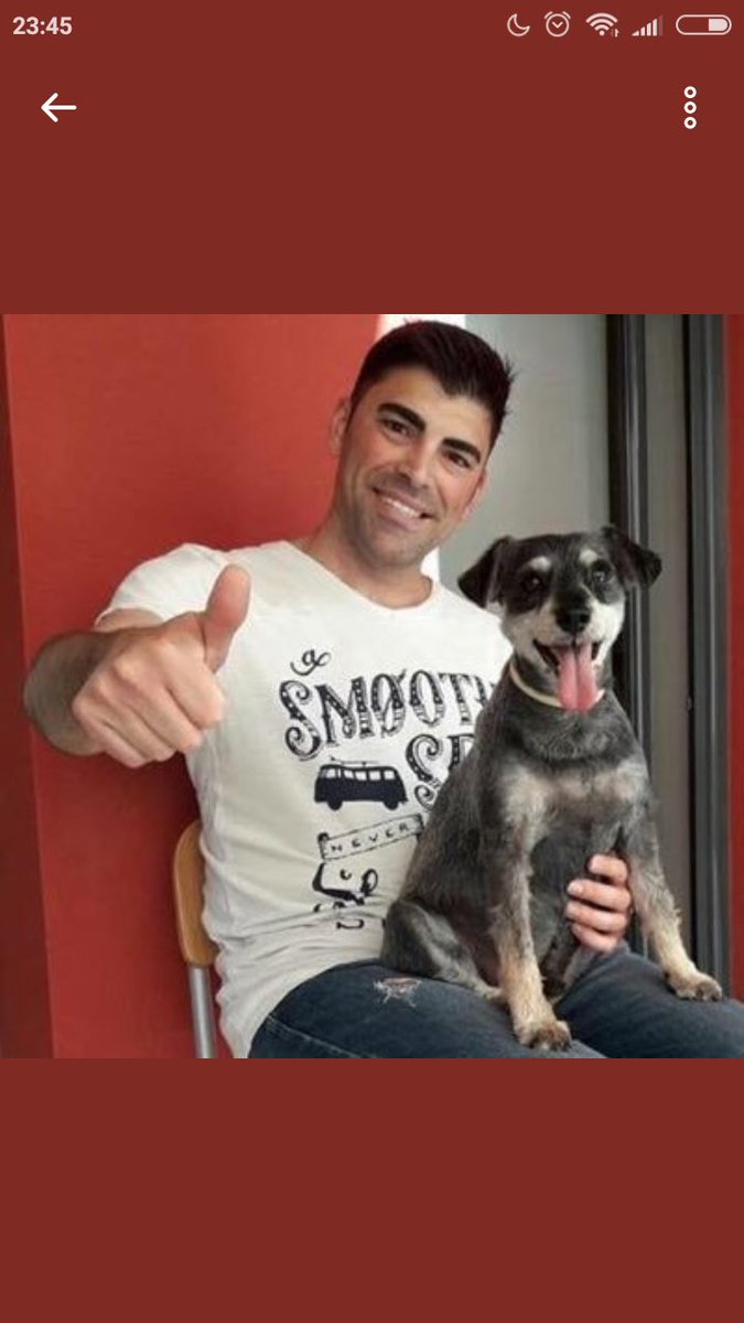 Un admirador em vol conèixer...
Però l'heu viist???? Això és una obra d'art que s'hauria de fer patrimoni nacional.
Ens podem conèixer quan vulguis, guapo! I mai se sap... ;-)

Per la República, Tot!