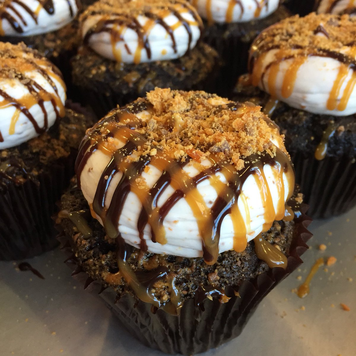 Smallcakes_IL's tweet photo. Specials today are- Strawberry Lemonade, Bubble Gum Yum Yum &amp; Butterfinger! https://t.co/8wssoc5sSQ