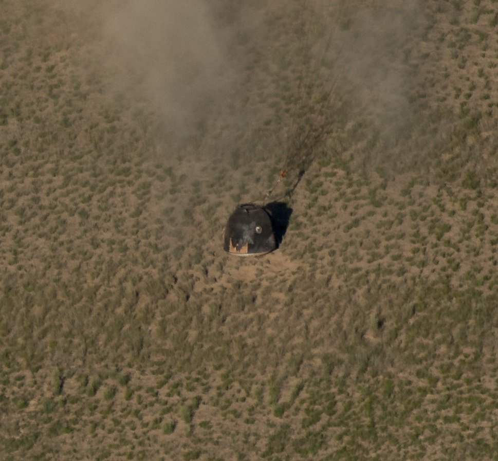 ShuttleAlmanac's tweet photo. New Pics from the #SoyuzMS07 #Exp54/55 crew landing @Anton_Astrey, @Astro_Maker and @Astro_Kanai - note image 1, the craft is only a metre off the ground https://t.co/K4vS5sWxSg
