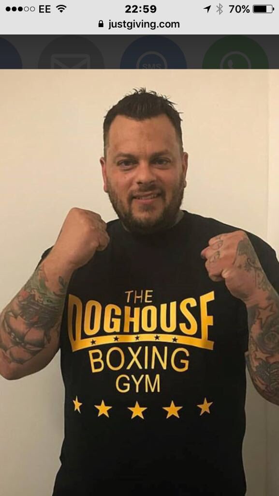 DawnPYoung's tweet photo. Nick Wallace boxing for The Doghouse and raising money for Little Harbour with the help of Santander - such an amazing charity @CHSW @lornadamella @EWhite276 https://t.co/2lZ5RNGEgB