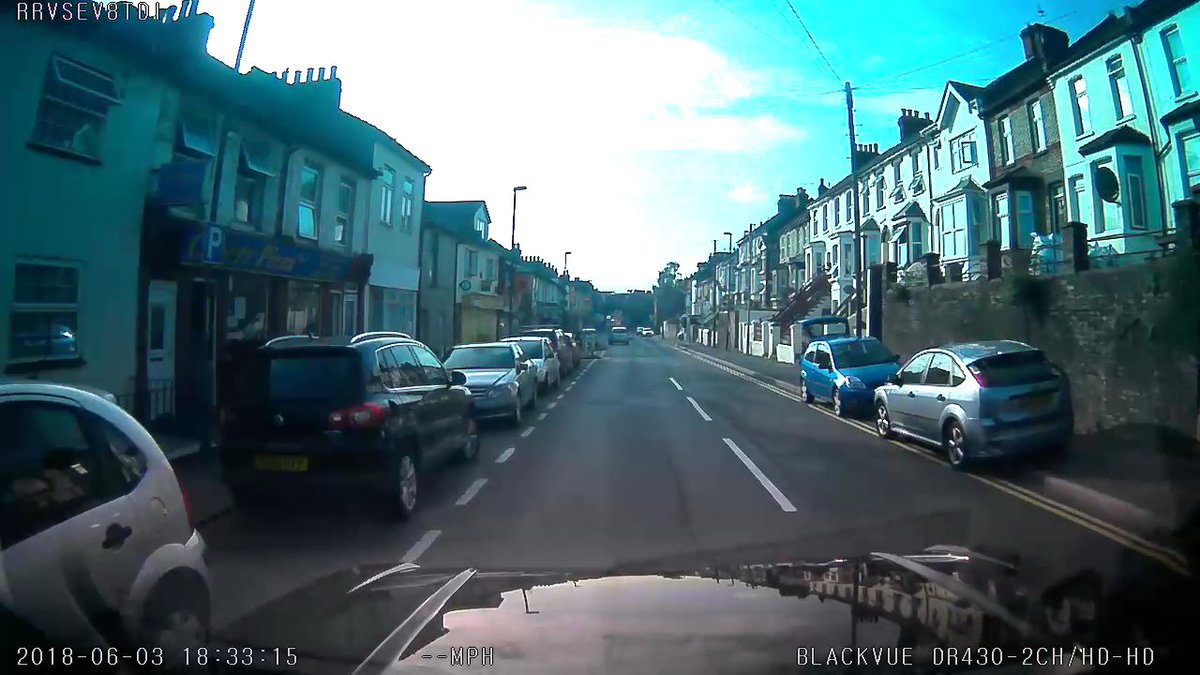 AlanMartinUK's tweet photo. #LutonRoad #Medway_Council Parking same folks different strokes  Easy catch fellas https://t.co/ryExx6xbUB