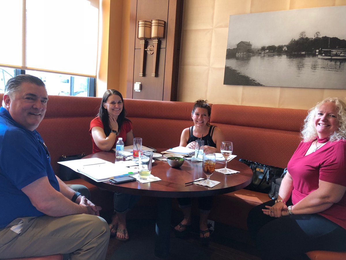 Mike4Iowa's tweet photo. A good @iowaabi #abicon18 group hard at work in the hotel lounge! @davezro @dpbree @KathyAnderson https://t.co/Ttm2vEa4VW