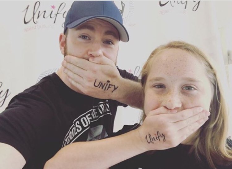 szemba's tweet photo. @stacylondon Hi Stacy! Thank you for giving @unifyagainst a shout out on your Facebook Live! We would LOVE for you to do our #UnifySelfieChallenge and to challenge 3 of your friends! Here is an example @ChrisEvans doing the selfie challenge! Looking forward to seeing yours soon! https://t.co/wS5clmFOMi