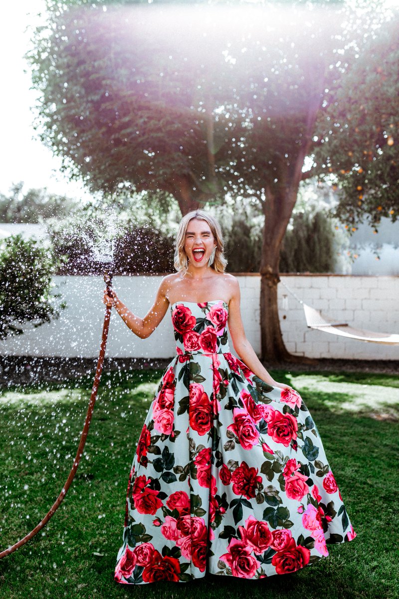 QuigleyOfficial's tweet photo. NO RAIN, NO FLOWERS! New blog post just went live featuring
 @davidsbridal! Check it out! https://t.co/BMxivOgYZ8 

#DavidsBridal #Sponsored https://t.co/tEOcApa4Cn