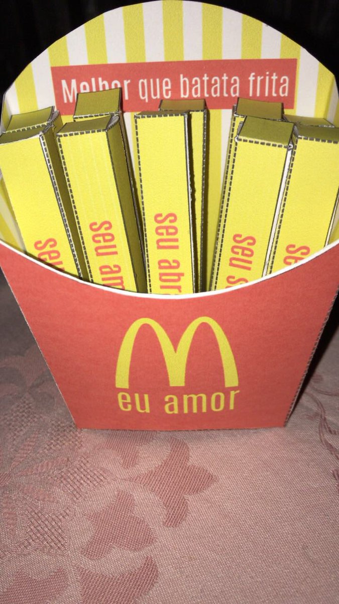 InLoveDecor's tweet photo. Melhor que batata frita.. Surpreenda a sua cara metade com pequenos detalhes ☺️  #LigueJá e faça a sua encomenda 👍🏼 https://t.co/P0pxELjMuS