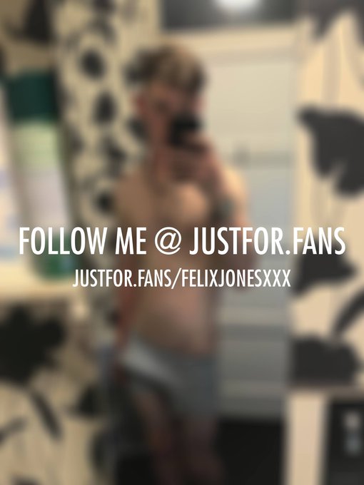Looking big in those boxers 🍆...  Check me out on my NEW fans site: https://t.co/OJK3r8vlPr https://t<a href="/tag/mvsales"class="tags"><span>#mvsales</span></a><a href="/tag/mvgayboys"class="tags"><span>#mvgayboys</span></a>